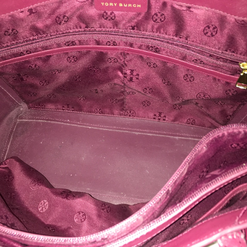 TORY BURCH Large York Tote Burgundy - Picture 6 of 15